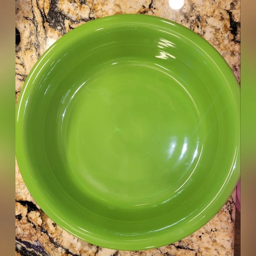 Classic Rim 10 1/2 Inch Extra Large Serving Bowl 80 OZ SHAMROCK
